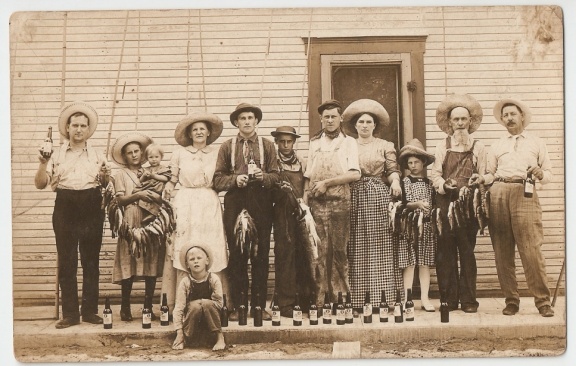 Brewer Brad's 1911 picture of his family in Pointski.